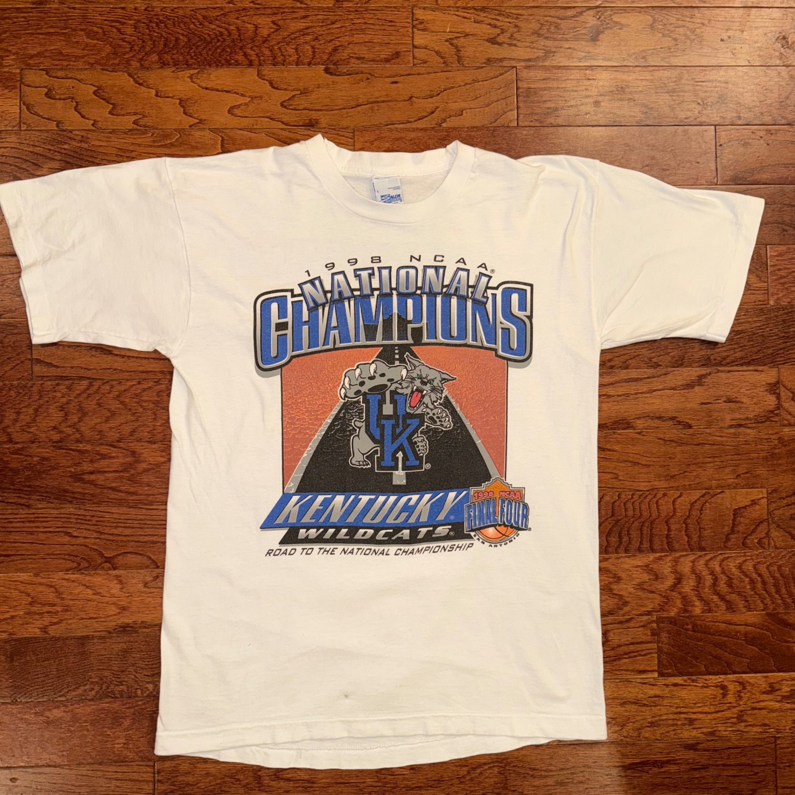 Vintage 1998 Ncaa National Champions Kentucky Wildcats Championship TShirt